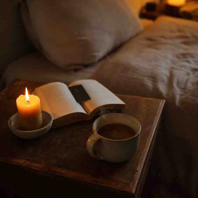 Abendrituale Ideen, Entspannung am Abend, besser einschlafen Tipps, kleine Routinen Alltag, Achtsamkeit Abend, Alltagszauberwelt, Stress abbauen Abend, Tagesabschluss, Wohlbefinden, Gelassenheit